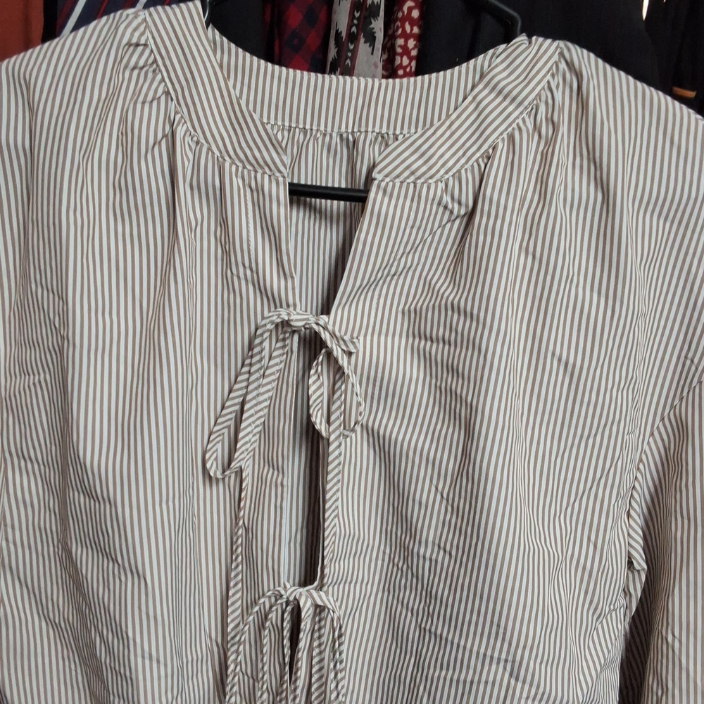 SHEIN stripes brown/beige Ribbon closure in front